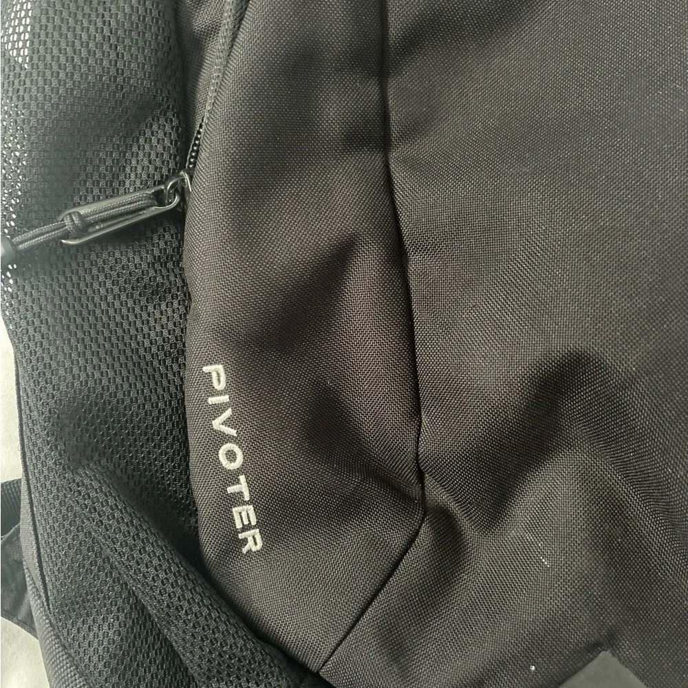 The North Face Black Pivoter Backpack - Picture 6 of 12